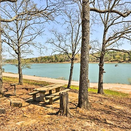 Charming Home With Porch Walk To Greers Ferry Lake! Fairfield Bay Exterior photo