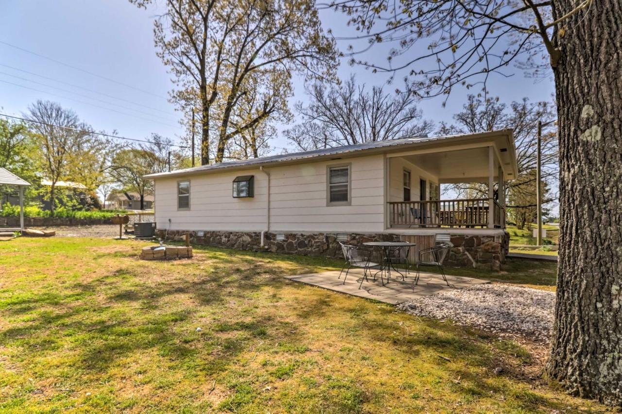 Charming Home With Porch Walk To Greers Ferry Lake! Fairfield Bay Exterior photo