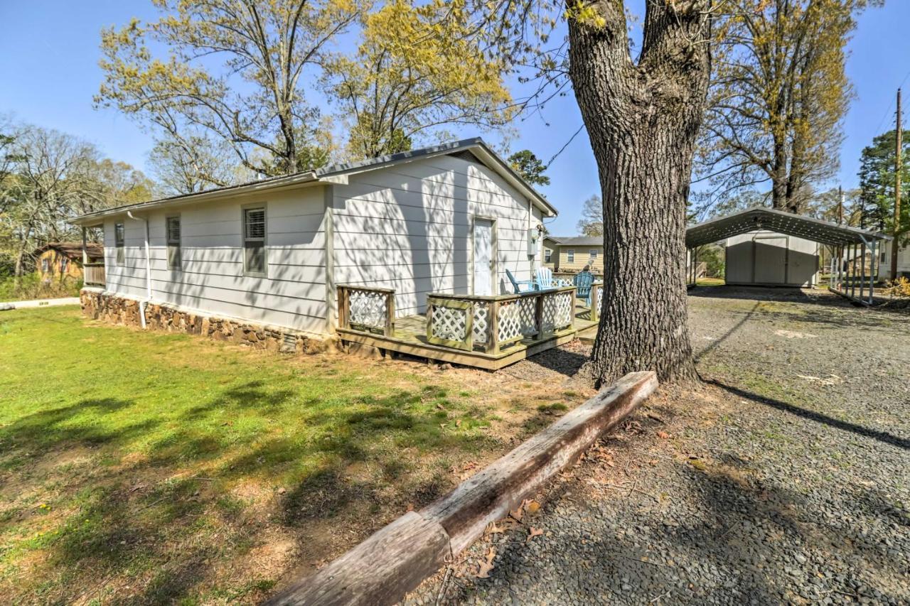 Charming Home With Porch Walk To Greers Ferry Lake! Fairfield Bay Exterior photo